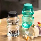 Τα πλαστικά μπουκάλια ποτών της PET καθαρίζουν τα μπουκάλια γυαλιού με την κεφαλή κοχλίου αλουμινίου